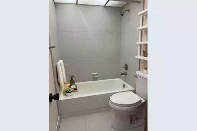 235 E Burgundy  E #235, Delray Beach, FL 33484 - Photo 11