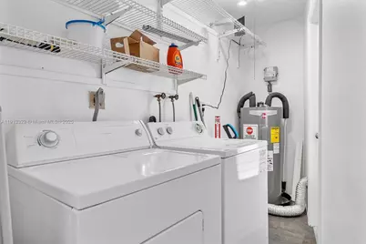 1951 NW 33rd Ct, Oakland Park, FL 33309 - Photo 15