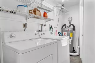 1951 NW 33rd Ct, Oakland Park, FL 33309 - Photo 15