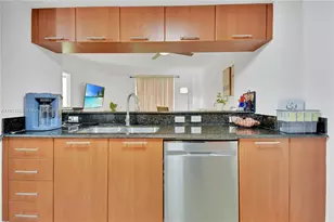 1800 N Bayshore Dr, Miami, FL 33132 - Photo 9