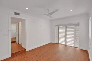 1102 NE 117th St, Biscayne Park, FL 33161 - Photo 23