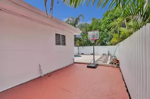 1102 NE 117th St, Biscayne Park, FL 33161 - Photo 19