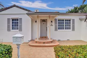 1102 NE 117th St, Biscayne Park, FL 33161 - Photo 5