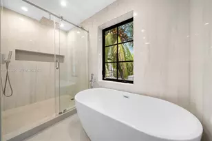 151 NE 43rd St, Miami, FL 33137 - Photo 15