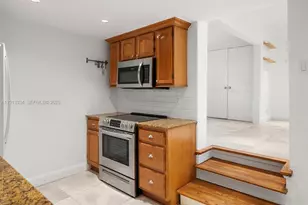 151 NE 43rd St, Miami, FL 33137 - Photo 45