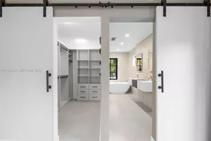 151 NE 43rd St, Miami, FL 33137 - Photo 11