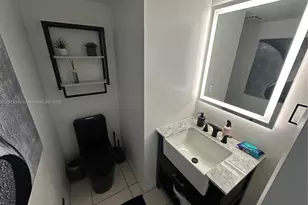 555 NE 15th St, Miami, FL 33132 - Photo 9