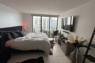 555 NE 15th St, Miami, FL 33132 - Photo 13