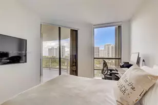 20191 E Country Club Dr, Aventura, FL 33180 - Photo 17