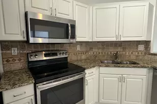 4444 NW 109th Psge, Doral, FL 33178 - Photo 3