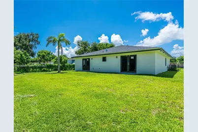 152 NW 18th St, Homestead, FL 33030 - Photo 13