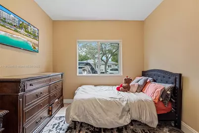 211 SW 15th Ter, Homestead, FL 33030 - Photo 15