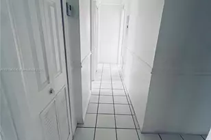 2925 W 80th St, Hialeah, FL 33018 - Photo 11