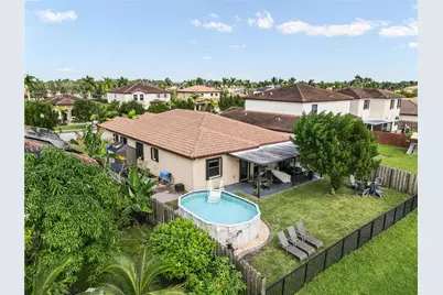 2490 SE 1st St, Homestead, FL 33033 - Photo 5