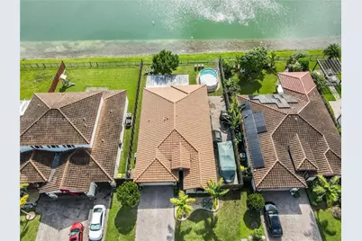 2490 SE 1st St, Homestead, FL 33033 - Photo 11