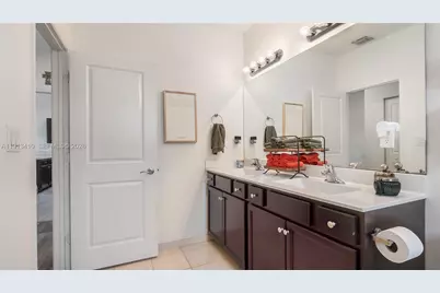 2490 SE 1st St, Homestead, FL 33033 - Photo 31