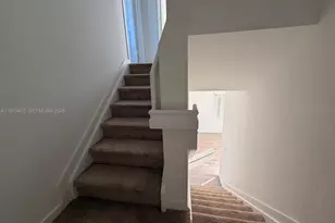 871 SE 16th Ct, Miami, FL 33034 - Photo 9