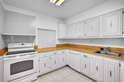 1000 Parkview Dr #229, Hallandale Beach, FL 33009 - Photo 13