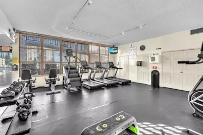 1000 Parkview Dr #229, Hallandale Beach, FL 33009 - Photo 27
