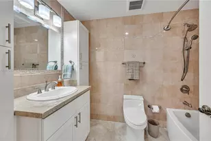 5055 Collins Ave, Miami Beach, FL 33140 - Photo 11