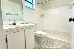 313 Gardens Dr, Pompano Beach, FL 33069 - Photo 25