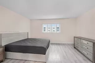 609 NE 14th Ave, Hallandale Beach, FL 33009 - Photo 11