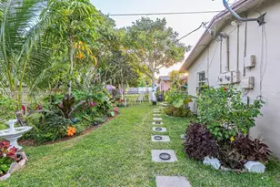 324 NE 44th St, Deerfield Beach, FL 33064 - Photo 5