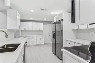 6800 NW 58th Ct, Tamarac, FL 33321 - Photo 17