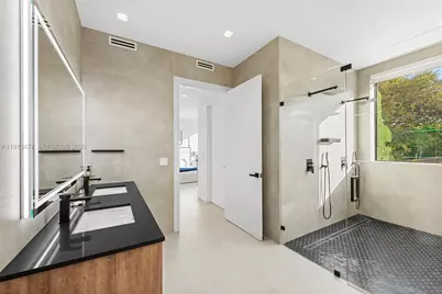 2572 NE 182nd Ter, North Miami Beach, FL 33160 - Photo 25