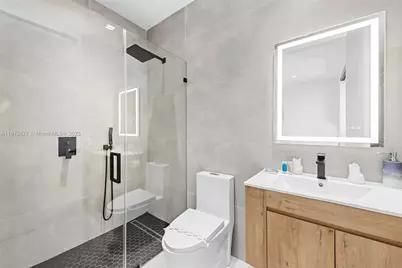 2572 NE 182nd Ter, North Miami Beach, FL 33160 - Photo 37