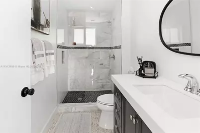 930 N 11th Ct, Hollywood, FL 33019 - Photo 17