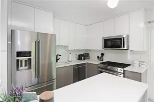 930 N 11th Ct, Hollywood, FL 33019 - Photo 11