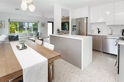 930 N 11th Ct, Hollywood, FL 33019 - Photo 7