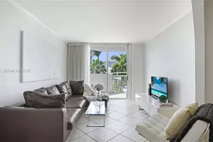1621 Bay Rd, Miami Beach, FL 33139 - Photo 5