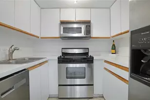 1621 Bay Rd, Miami Beach, FL 33139 - Photo 7