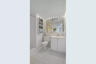 1621 Bay Rd #606, Miami Beach, FL 33139 - Photo 17