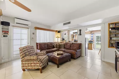 740 E Country Club Cir, Plantation, FL 33317 - Photo 25