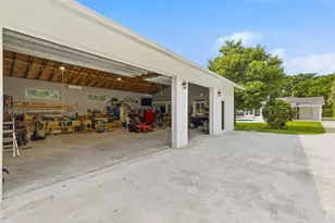 740 E Country Club Cir, Plantation, FL 33317 - Photo 43