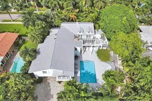 1025 N Southlake Dr, Hollywood, FL 33019 - Photo 51