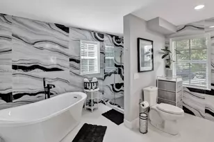 1025 N Southlake Dr, Hollywood, FL 33019 - Photo 9