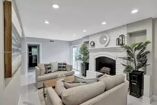 1025 N Southlake Dr, Hollywood, FL 33019 - Photo 15