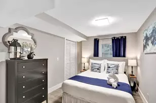 1025 N Southlake Dr, Hollywood, FL 33019 - Photo 35