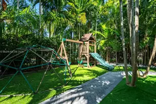 1025 N Southlake Dr, Hollywood, FL 33019 - Photo 57