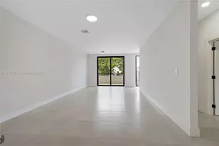 4309 E 8th Ct, Hialeah, FL 33013 - Photo 7