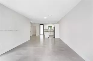 4309 E 8th Ct, Hialeah, FL 33013 - Photo 5