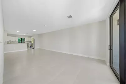 4313 E 8th Ct #B, Hialeah, FL 33013 - Photo 3