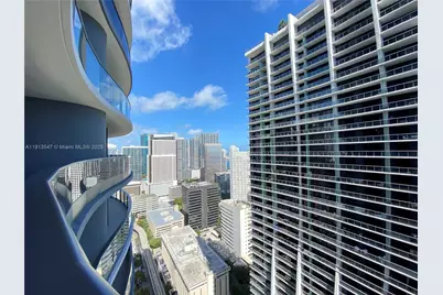 1000 Brickell Plaza #3907, Miami, FL 33131 - Photo 3