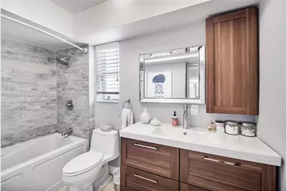 21280 NE 23rd Ave, Miami, FL 33180 - Photo 17