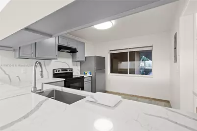 8020 Hampton Blvd #304, North Lauderdale, FL 33068 - Photo 5