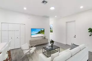 710 Peacock Ave, Lehigh Acres, FL 33974 - Photo 7